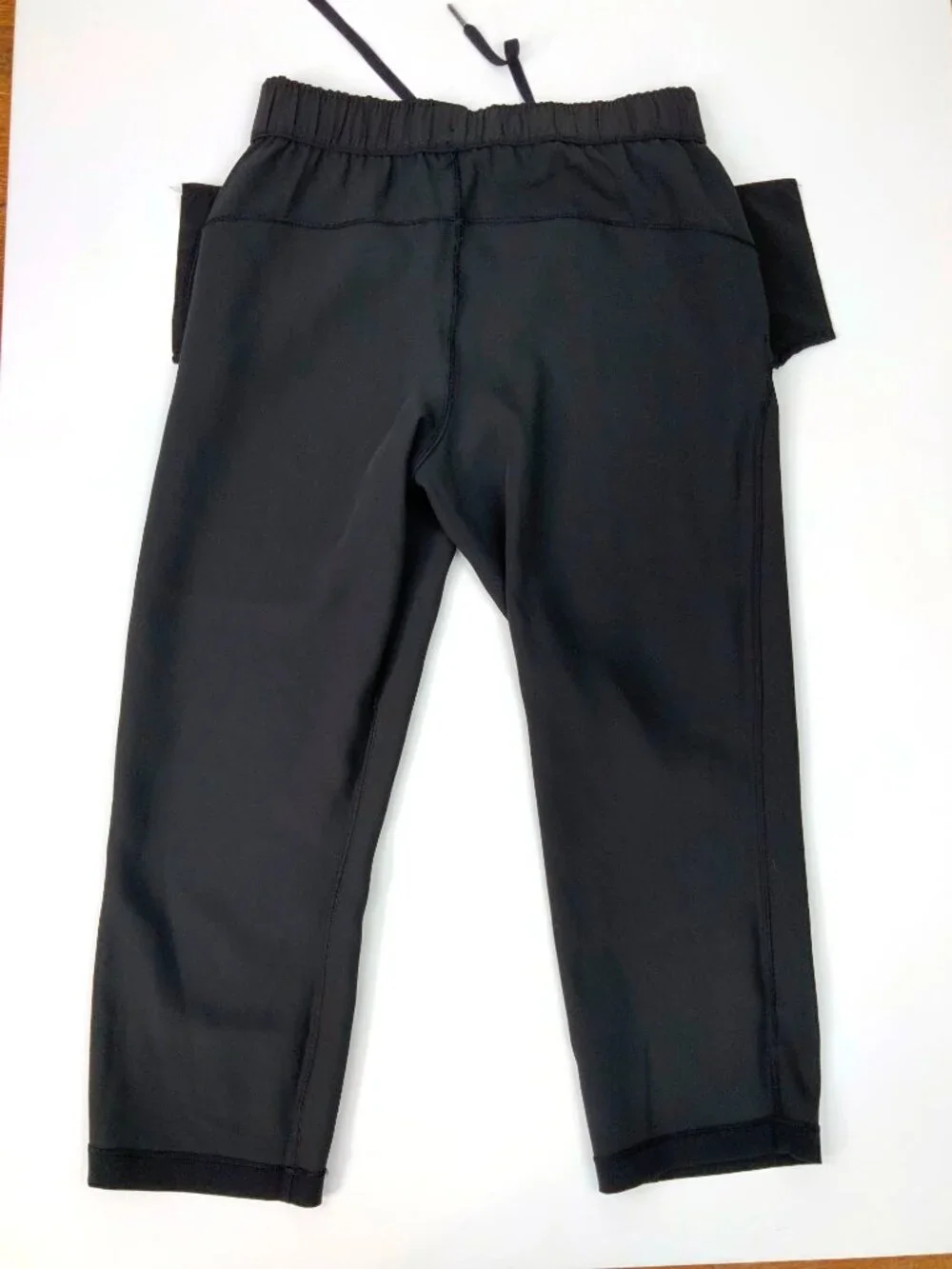 Lululemon On The Fly Black Crop 23